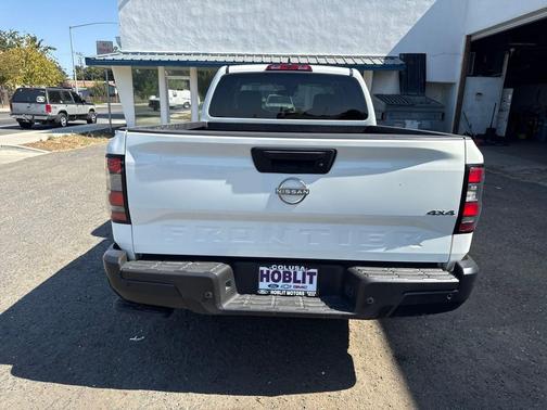 2023 Nissan Frontier S