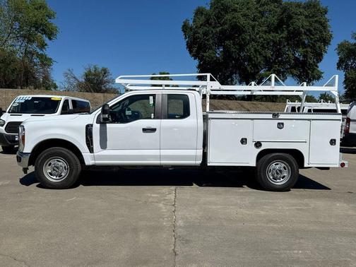 Oxford White 2026 Ford F-250 XL