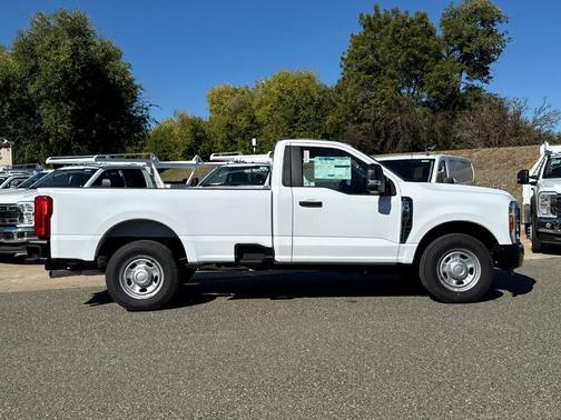 Oxford White 2026 Ford F-350 XL