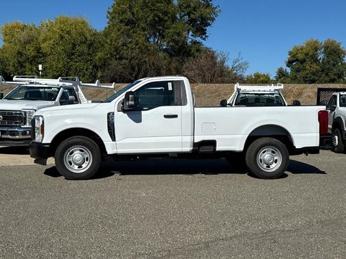 Oxford White 2026 Ford F-350 XL