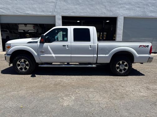 Oxford White 2012 Ford F-250 Lariat