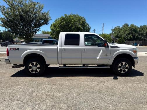 Oxford White 2012 Ford F-250 Lariat