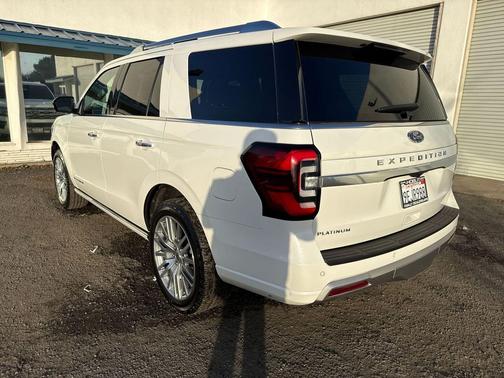 2023 Ford Expedition Platinum