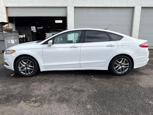 2014 Ford Fusion SE