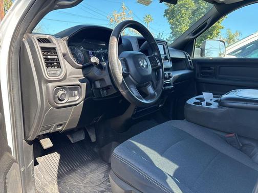 2022 RAM 2500 Tradesman Crew Cab 4x4 6'4' Box
