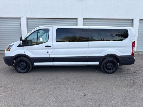 Oxford White 2017 Ford Transit-350 XL