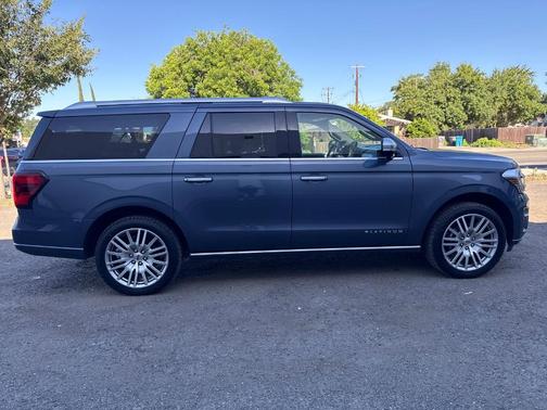 Infinite Blue Metallic Tinted Clearcoat 2023 Ford Expedition Max Platinum