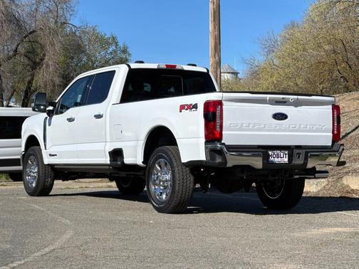 Oxford White 2026 Ford F-350 Lariat Super Duty