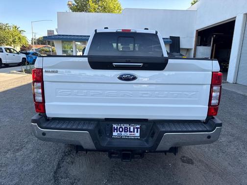 Oxford White 2020 Ford F-350 Lariat Super Duty