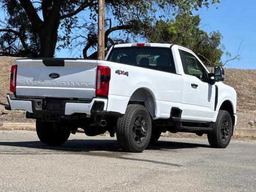 Oxford White 2025 Ford F-350 XL