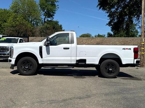 Oxford White 2025 Ford F-350 XL