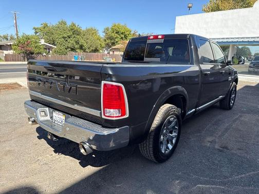 2018 RAM 1500 Limited Crew Cab 4x4 6'4' Box