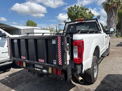 Oxford White 2018 Ford F-250 XL