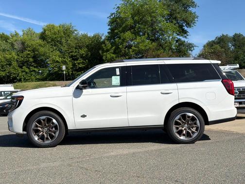 Star White 2026 Ford Expedition King Ranch