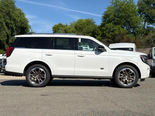 Star White 2026 Ford Expedition King Ranch