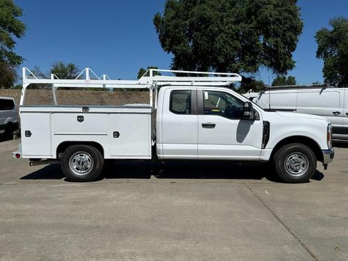 Oxford White 2026 Ford F-250 XL