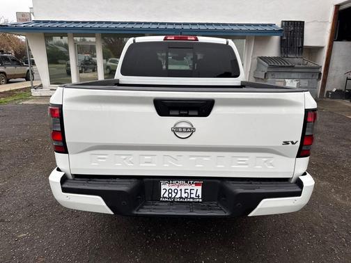 2023 Nissan Frontier SV