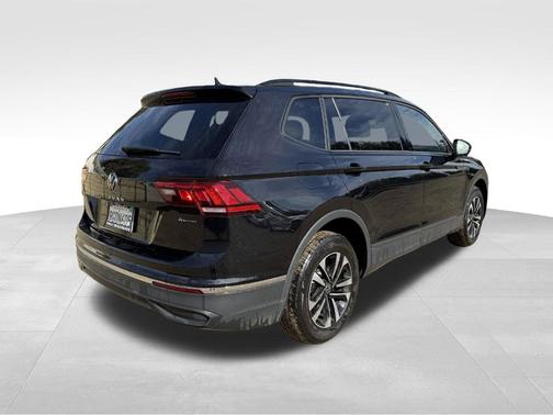 Deep Black Pearl Effect 2023 Volkswagen Tiguan 2.0T S