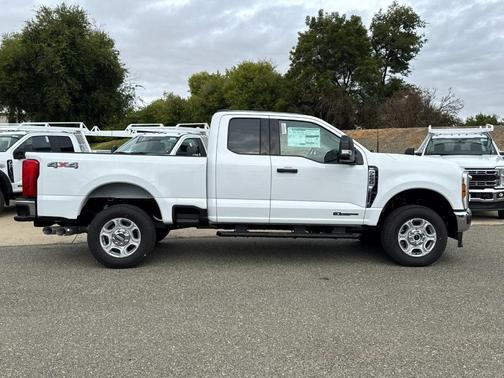 Oxford White 2026 Ford F-250 XLT