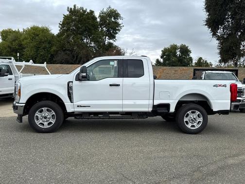Oxford White 2026 Ford F-250 XLT