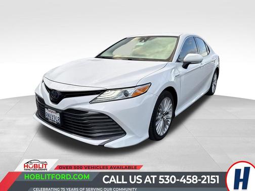 2020 Toyota Camry Hybrid XLE