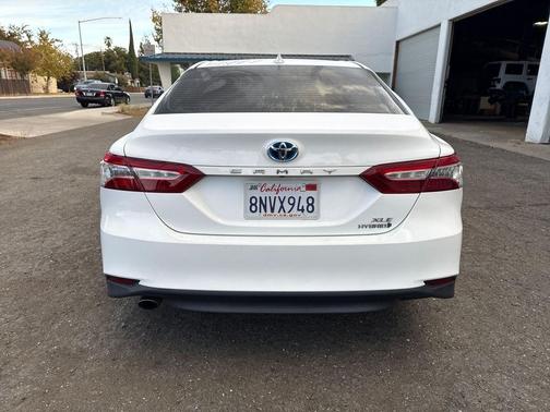2020 Toyota Camry Hybrid XLE