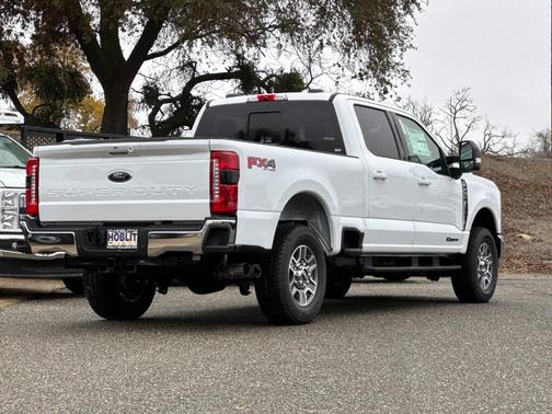 Oxford White 2026 Ford F-250 Lariat