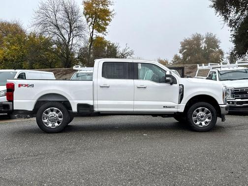 Star White 2026 Ford F-350 Lariat Super Duty