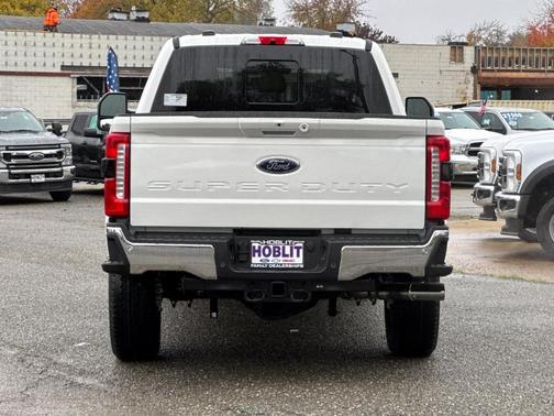 Star White 2026 Ford F-350 Lariat Super Duty