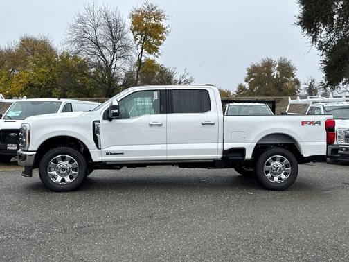Star White 2026 Ford F-350 Lariat Super Duty