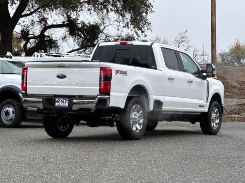 Star White 2026 Ford F-350 Lariat Super Duty