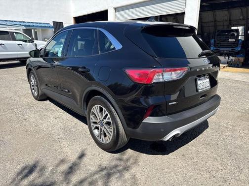 AGATE BLACK METALLIC 2022 Ford Escape SEL