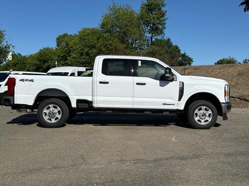 Oxford White 2026 Ford F-350 XLT