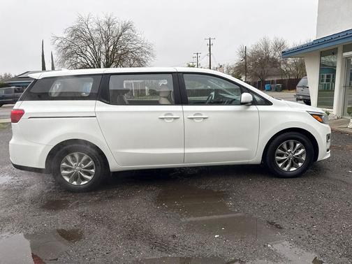 2019 Kia Sedona L