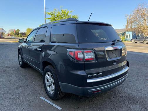 2015 GMC Acadia SLE-2