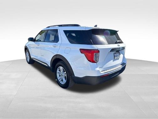Oxford White 2021 Ford Explorer XLT