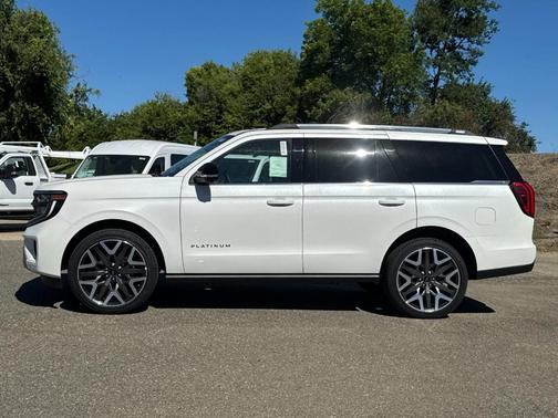 Star White 2026 Ford Expedition Platinum