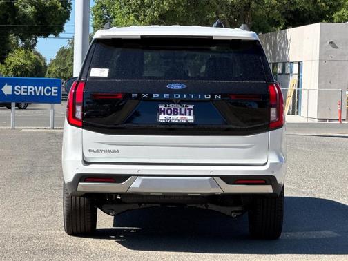 Star White 2026 Ford Expedition Platinum