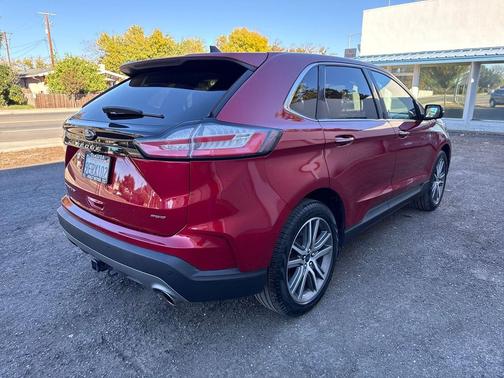 2022 Ford Edge Titanium