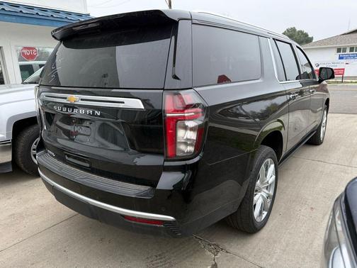 2024 Chevrolet Suburban 4WD High Country