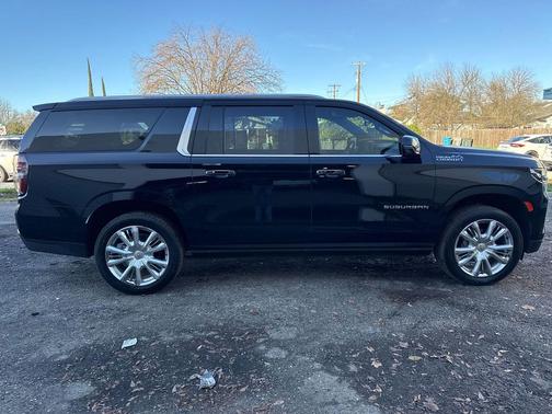 2024 Chevrolet Suburban 4WD High Country
