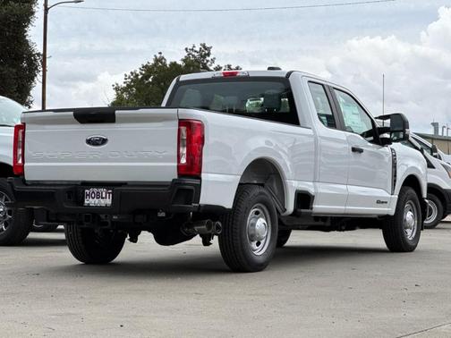 Oxford White 2026 Ford F-250 XL