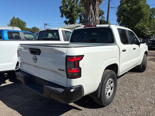 Glacier White 2022 Nissan Frontier S