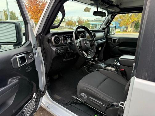 2022 Jeep Wrangler Sport S