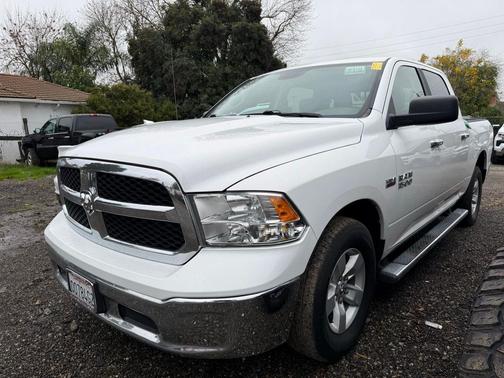 2017 RAM 1500 SLT