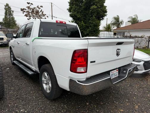 2017 RAM 1500 SLT