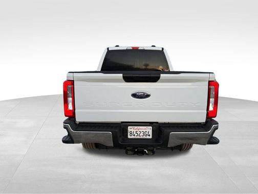 Oxford White 2026 Ford F-250 XLT