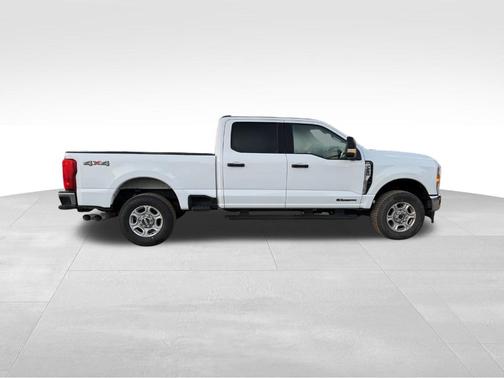 Oxford White 2026 Ford F-250 XLT