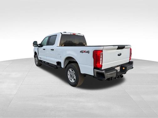 Oxford White 2026 Ford F-250 XLT