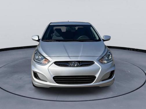 2013 Hyundai Accent SE